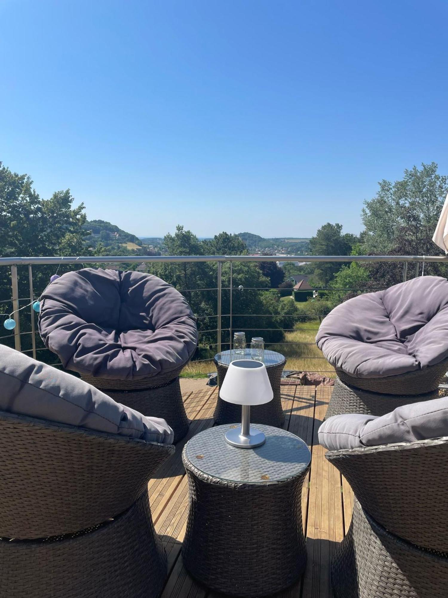 D'hotes Le Relais Globe Trotteur Frühstückspension Montaigu (Jura)